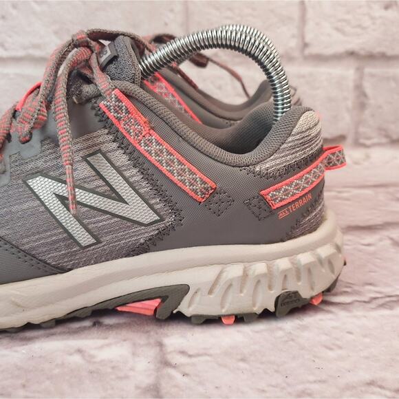 New Balance 410 v6 all terrain shoes sneakers women's size 7 grey - Picture 3 of 13